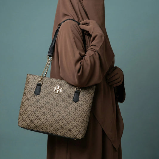 Spacious Chain Bag Light Brown