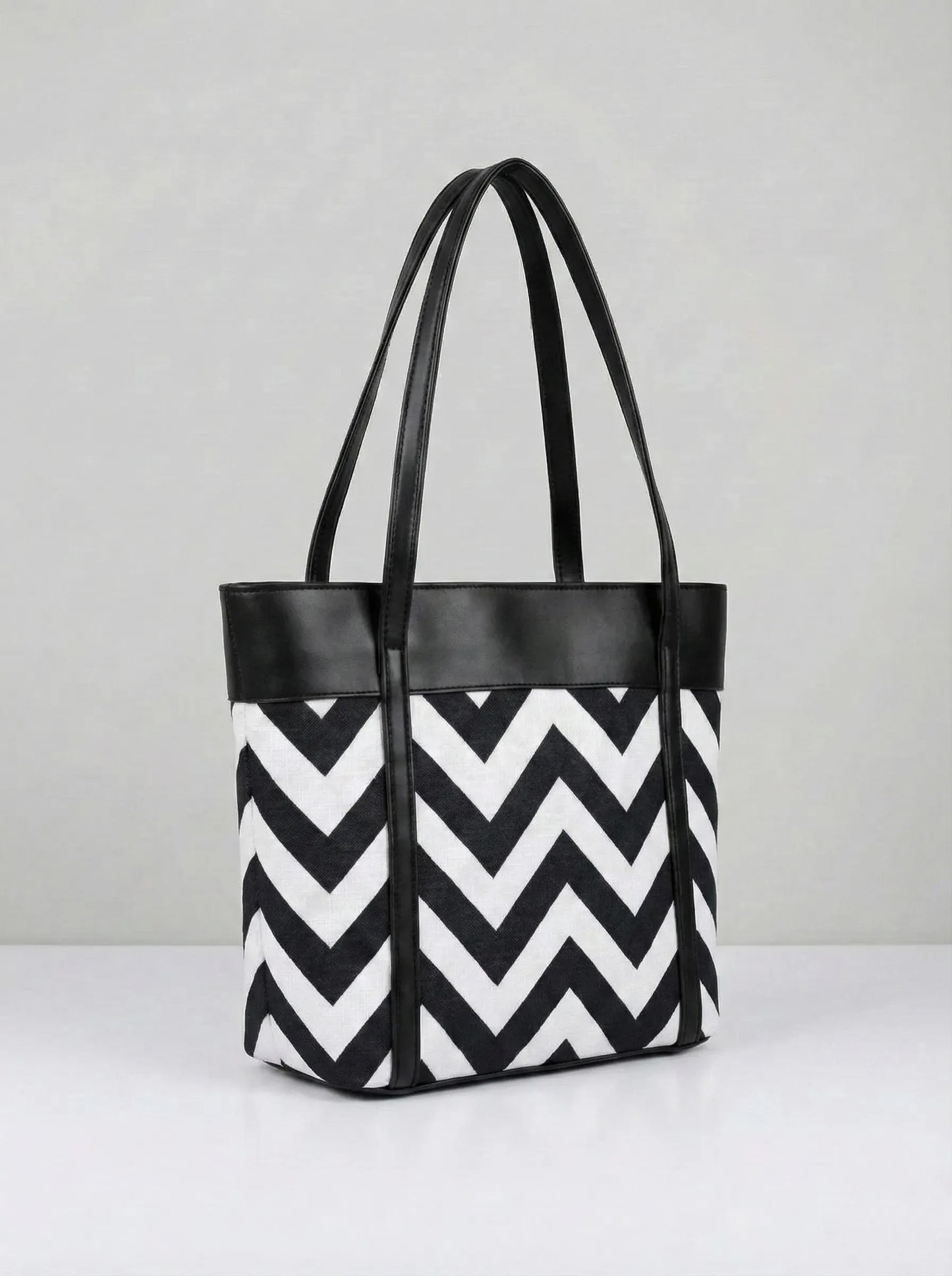 Zigzag Classic Bag Black