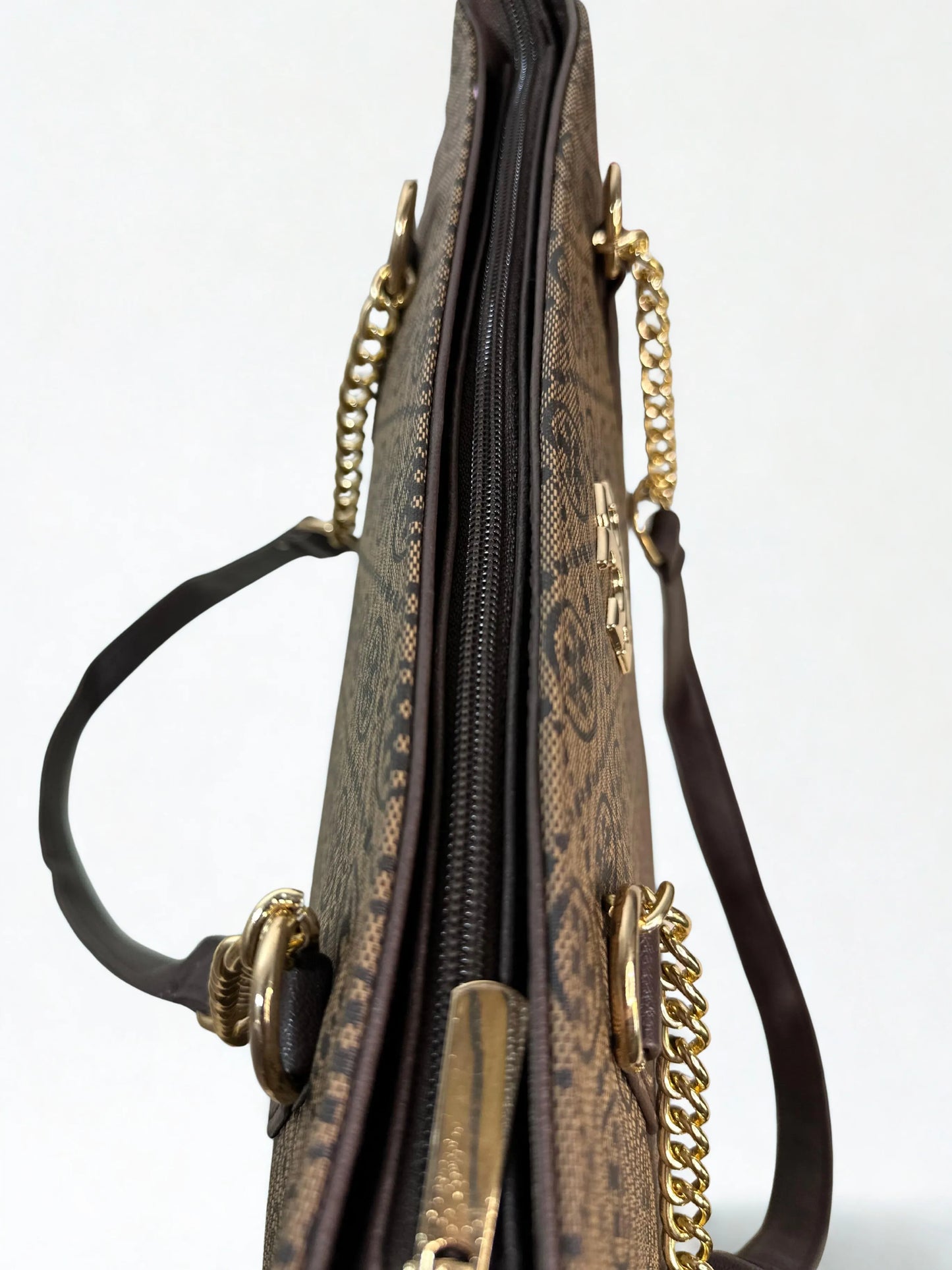 Spacious Chain Bag Brown