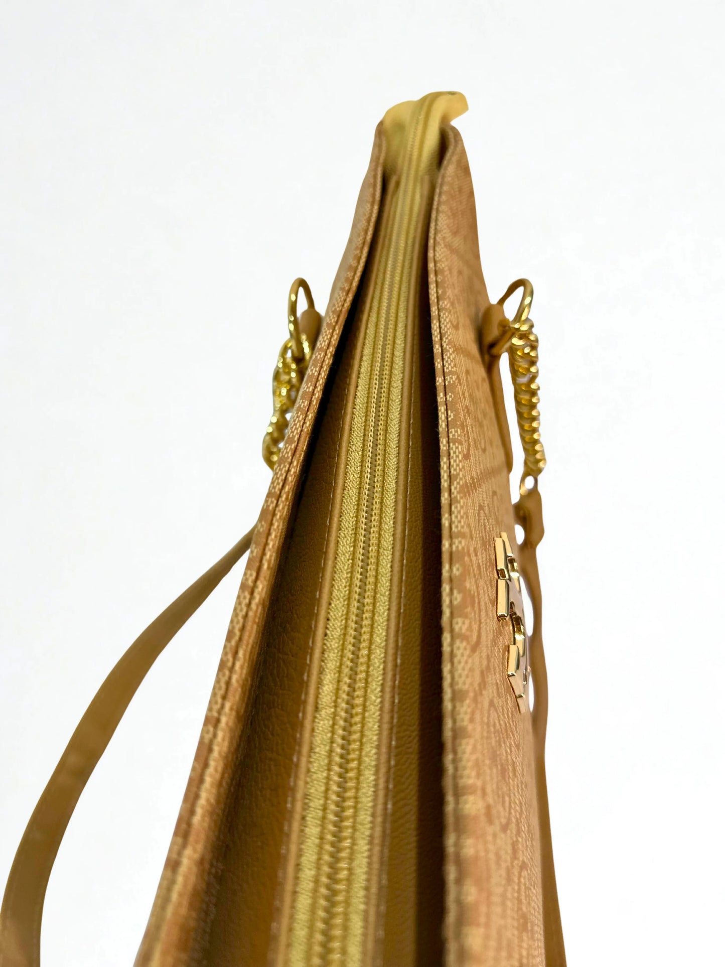 Spacious Chain Bag Camel