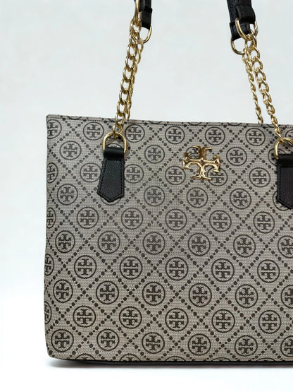 Spacious Chain Bag Gray