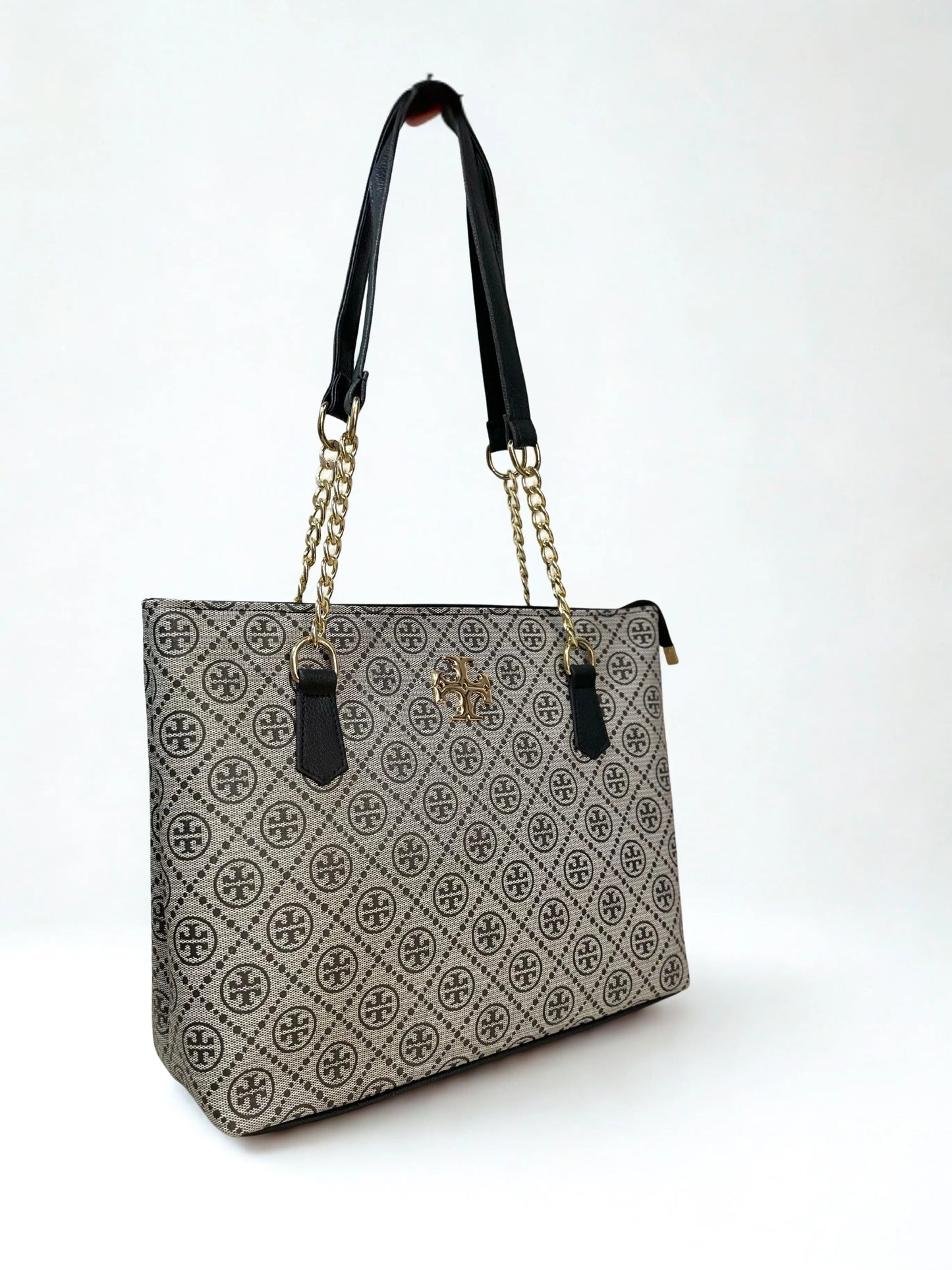Spacious Chain Bag Gray