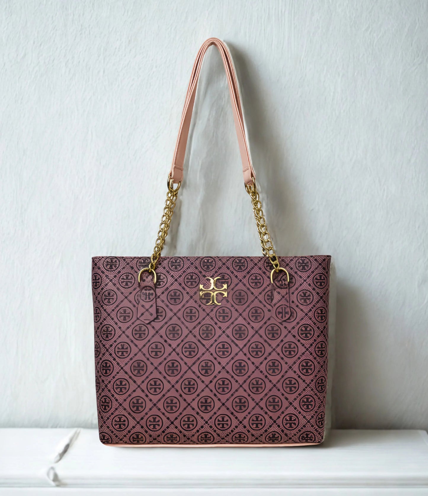 Spacious Chain Bag Light Pink