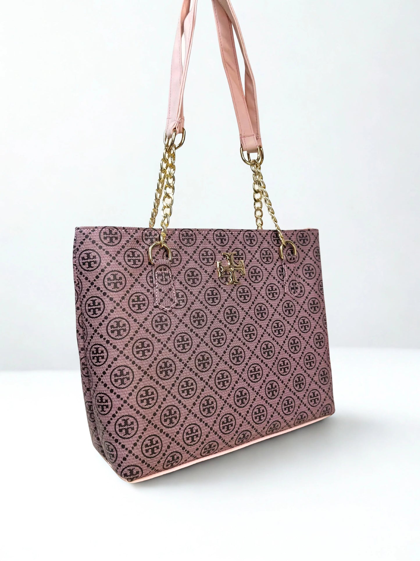 Spacious Chain Bag Light Pink