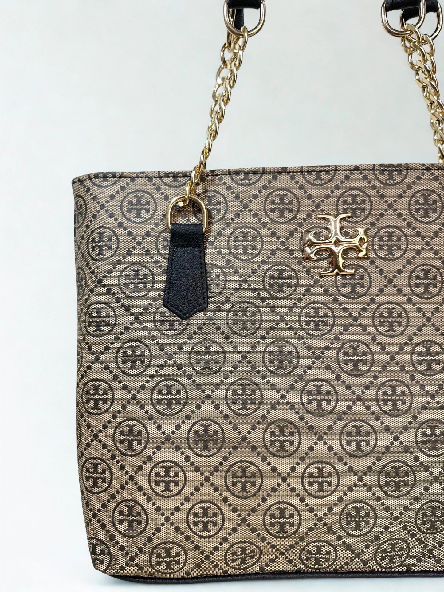 Spacious Chain Bag Light Brown