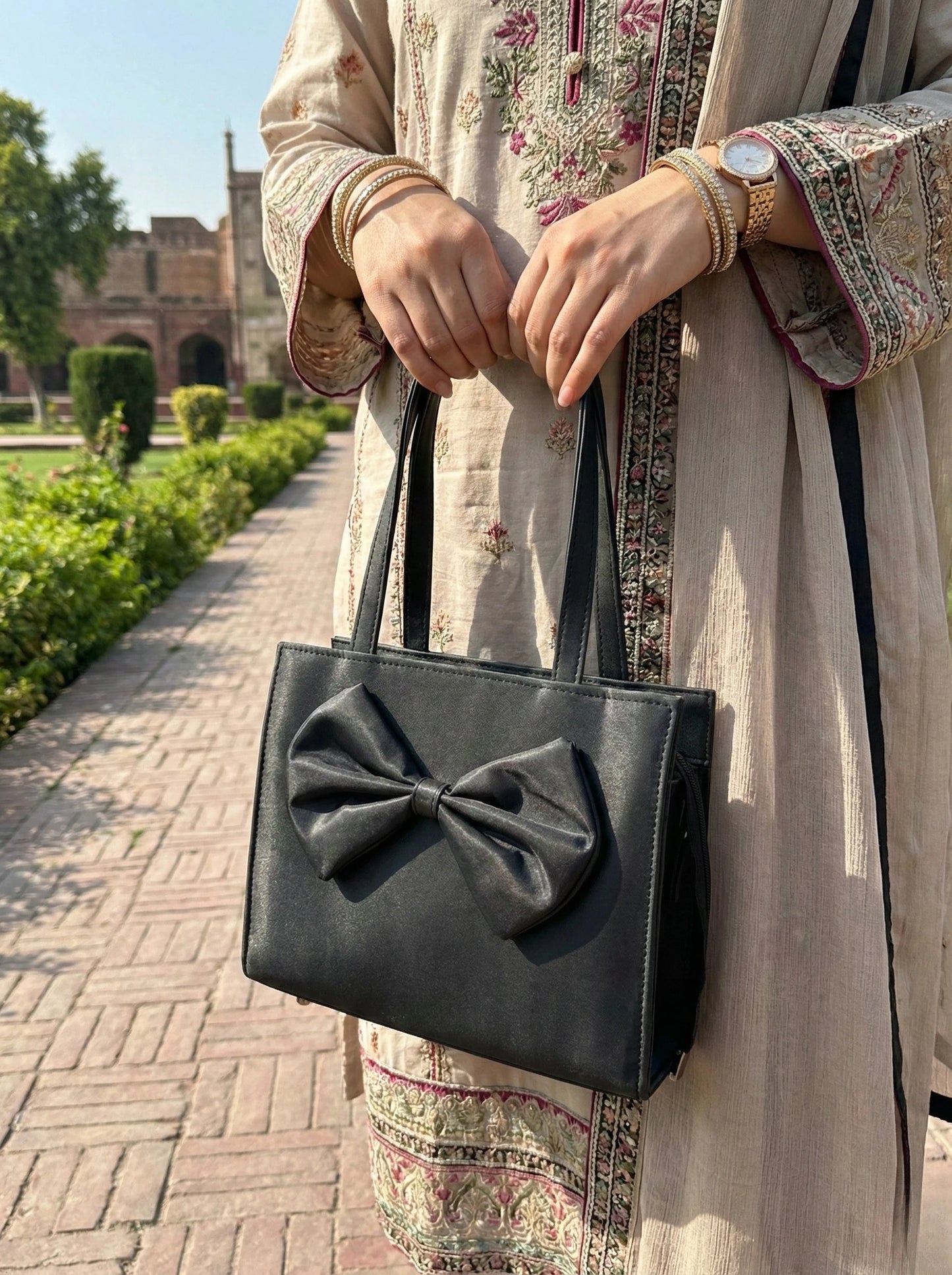 TNS Bow Handbag Black